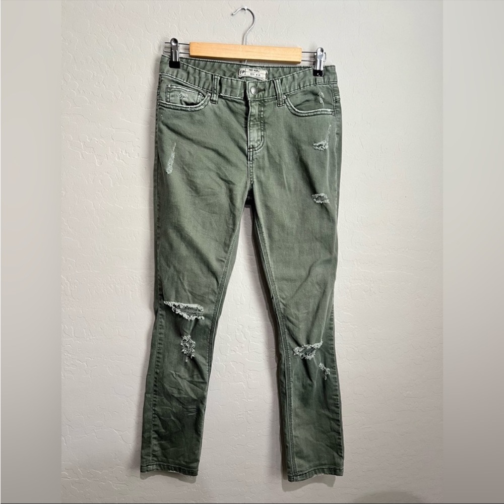 Free People Busted Knee Jeans in Olive Green, Size 26